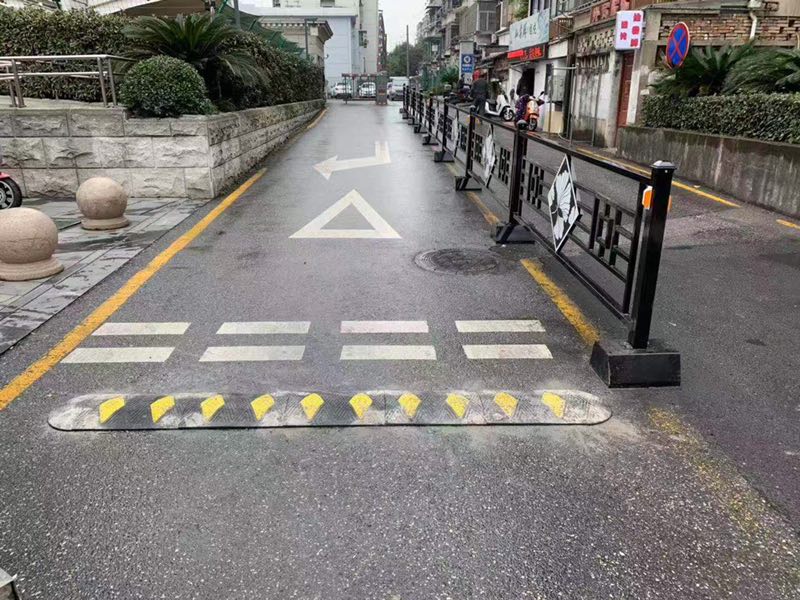 道路护栏