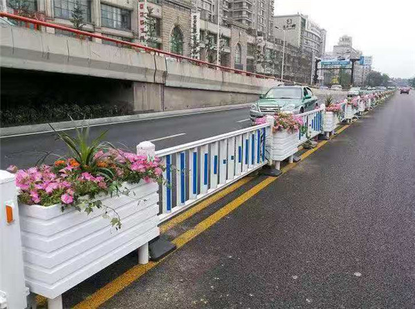 道路护栏